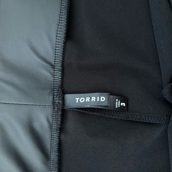 Torrid Black Full Length Signature Waist Faux Leather Legging Size 3X - Picture 5 of 12